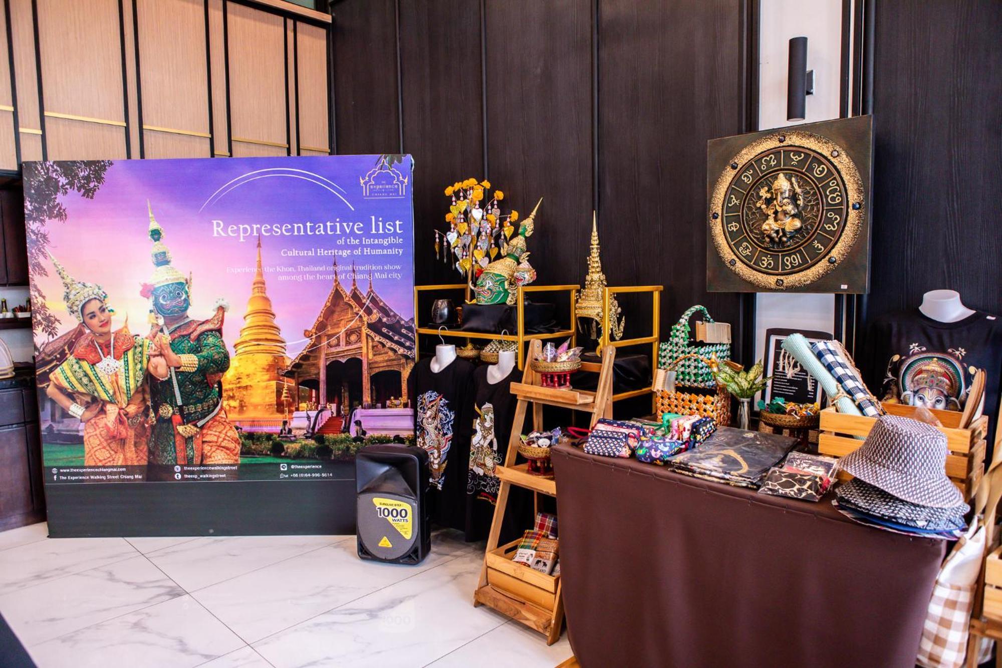 The Experience Walking Street Chiang Mai Hotel Buitenkant foto