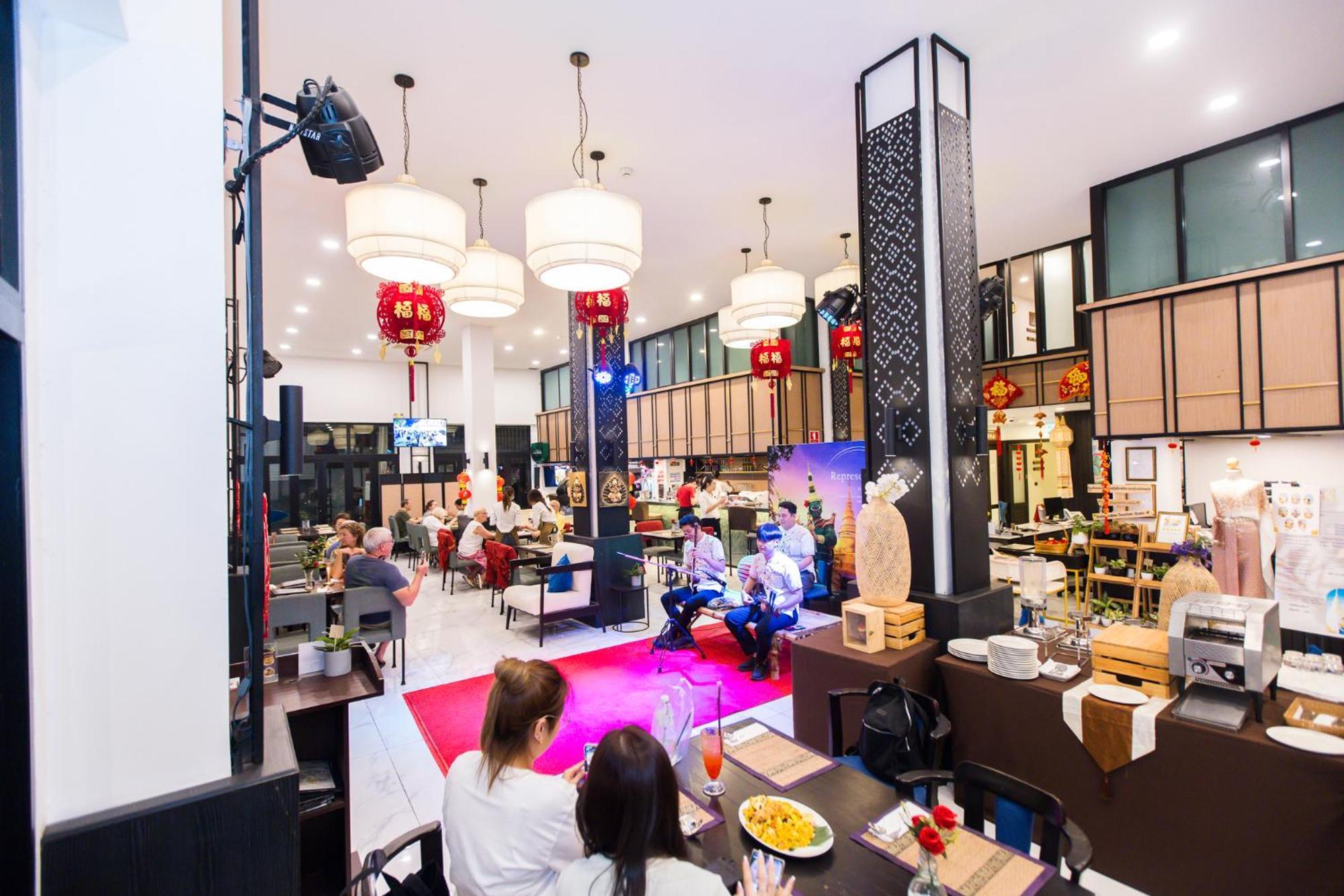 The Experience Walking Street Chiang Mai Hotel Buitenkant foto