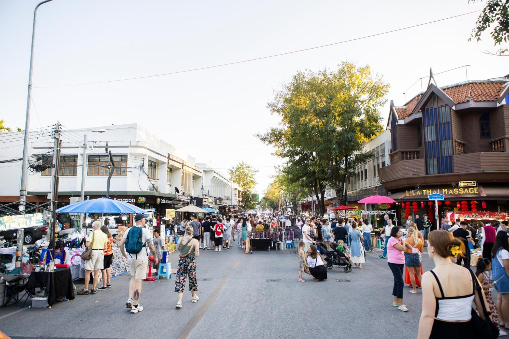 The Experience Walking Street Chiang Mai Hotel Buitenkant foto