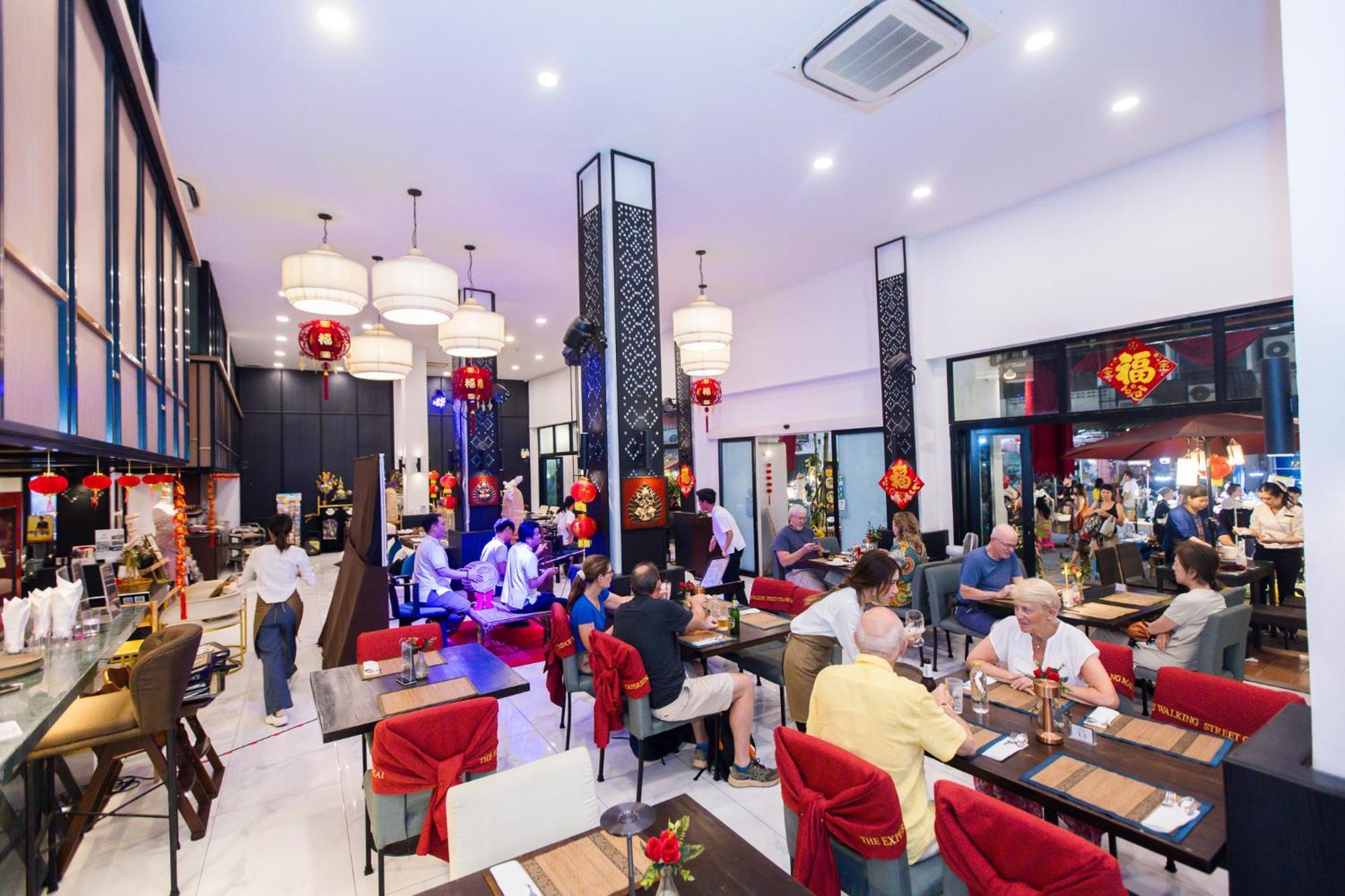 The Experience Walking Street Chiang Mai Hotel Buitenkant foto