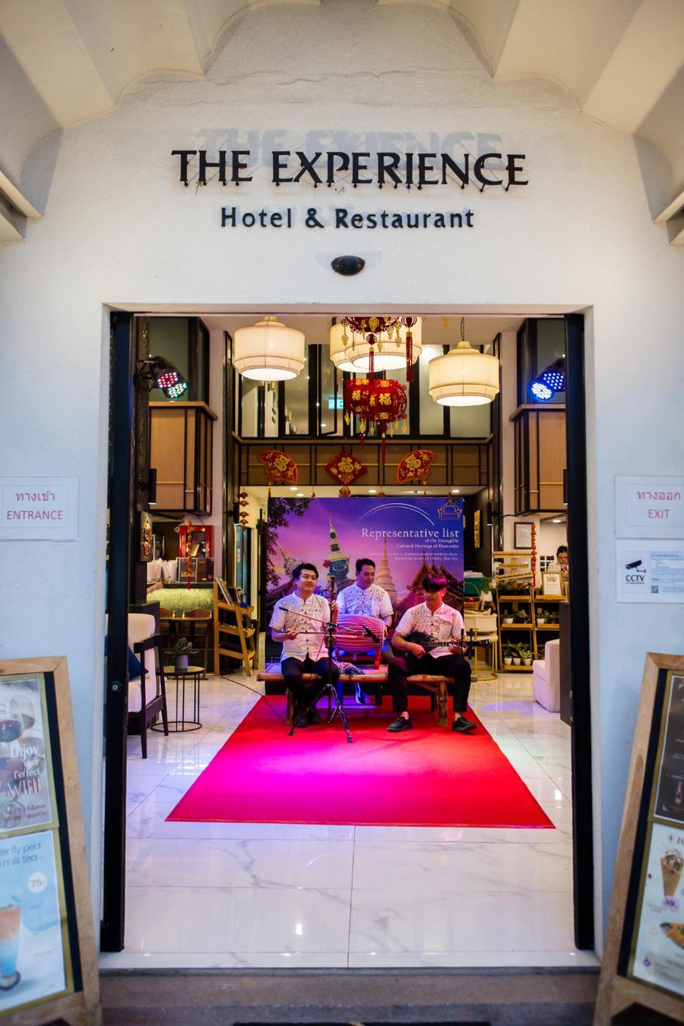 The Experience Walking Street Chiang Mai Hotel Buitenkant foto