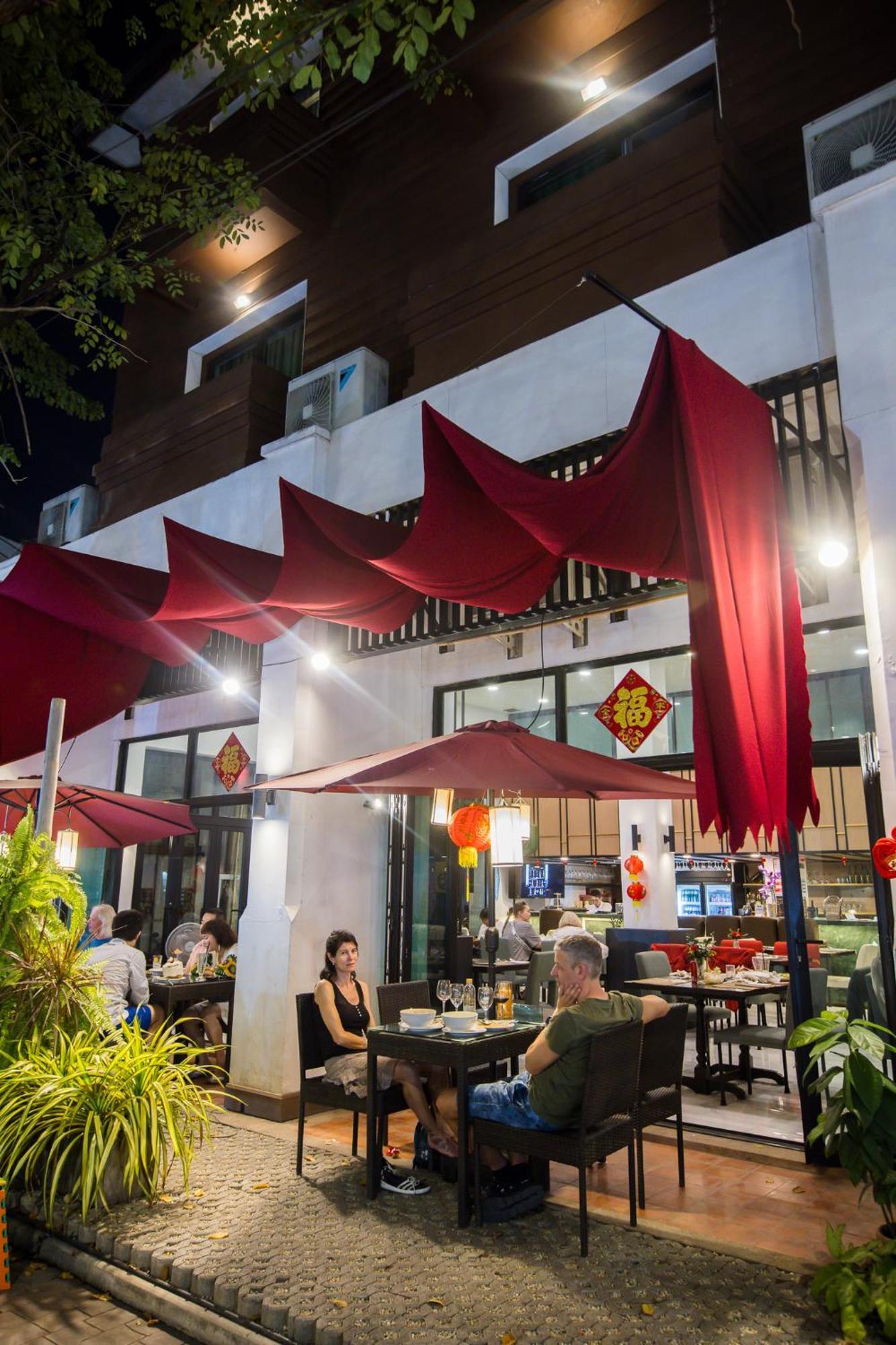 The Experience Walking Street Chiang Mai Hotel Buitenkant foto