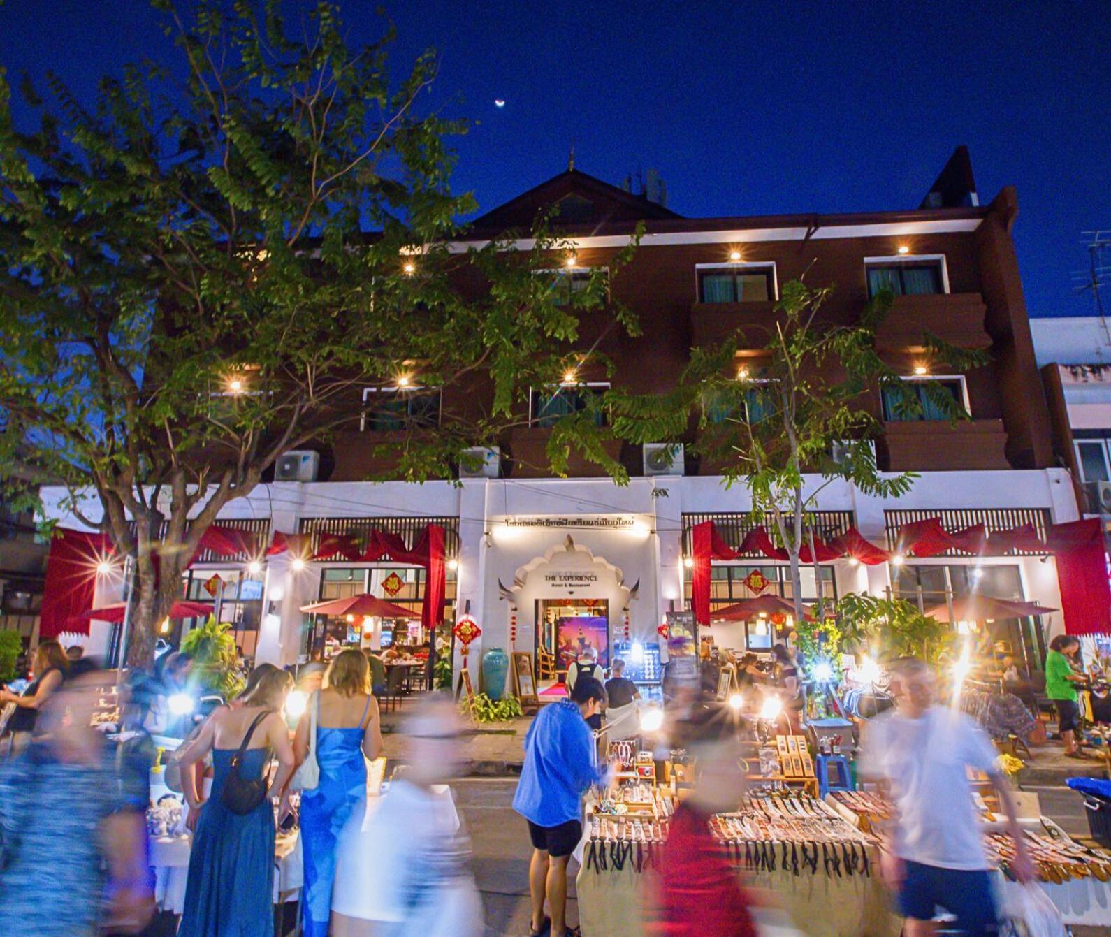 The Experience Walking Street Chiang Mai Hotel Buitenkant foto